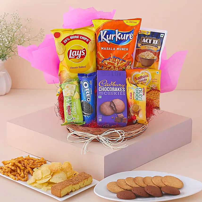 Festive Special Munchies Gift Basket:Diwali Gifts for Him