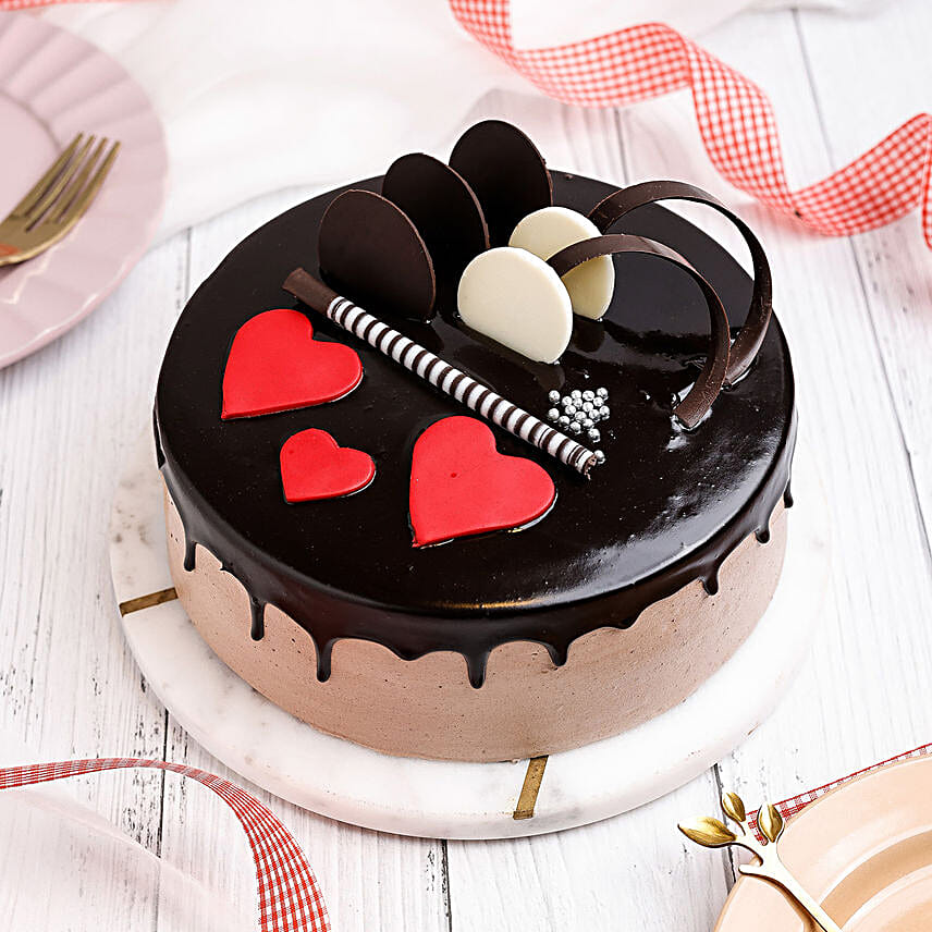 Red Hearts Chocolate Cake Half Kg Eggless