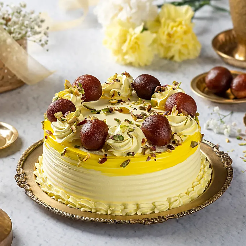 Vanilla Cake With Gulab Jamun Half kg Eggless