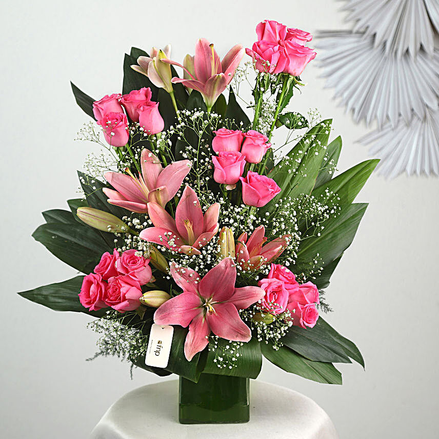 Pink Flowers Vase Arrangement:Send Wedding Gifts to Bengaluru