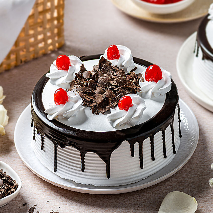 Black Forest Cakes Half kg Eggless:Gifts to Mussoorie