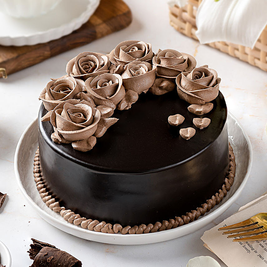 Buy/Send Chocolate Rose Designer Cake- Half Kg Eggless Online- FNP