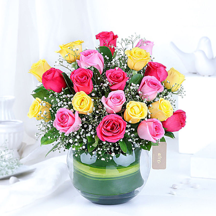 Blissful Mixed Roses Glass Vase Arrangement:Flowers for Birthday