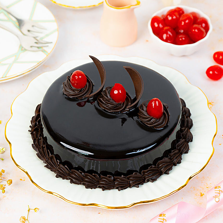 Chocolate Truffle Cream Cake:Anniversary Gifts: Made in Heaven