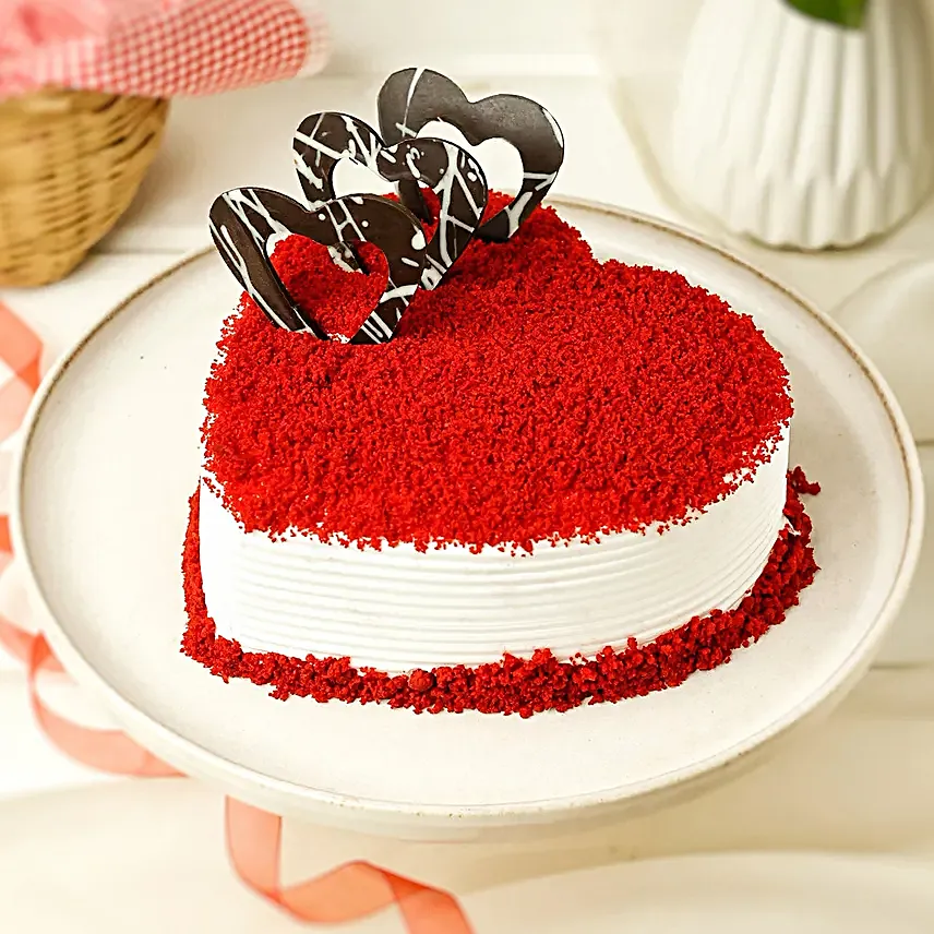 Red Velvet Heart Cake half kg:Marriage Anniversary Gifts