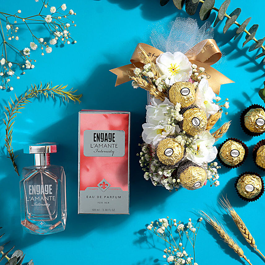 Bouquet Of Ferrero Love Gift:Valentine Day Gift for gf
