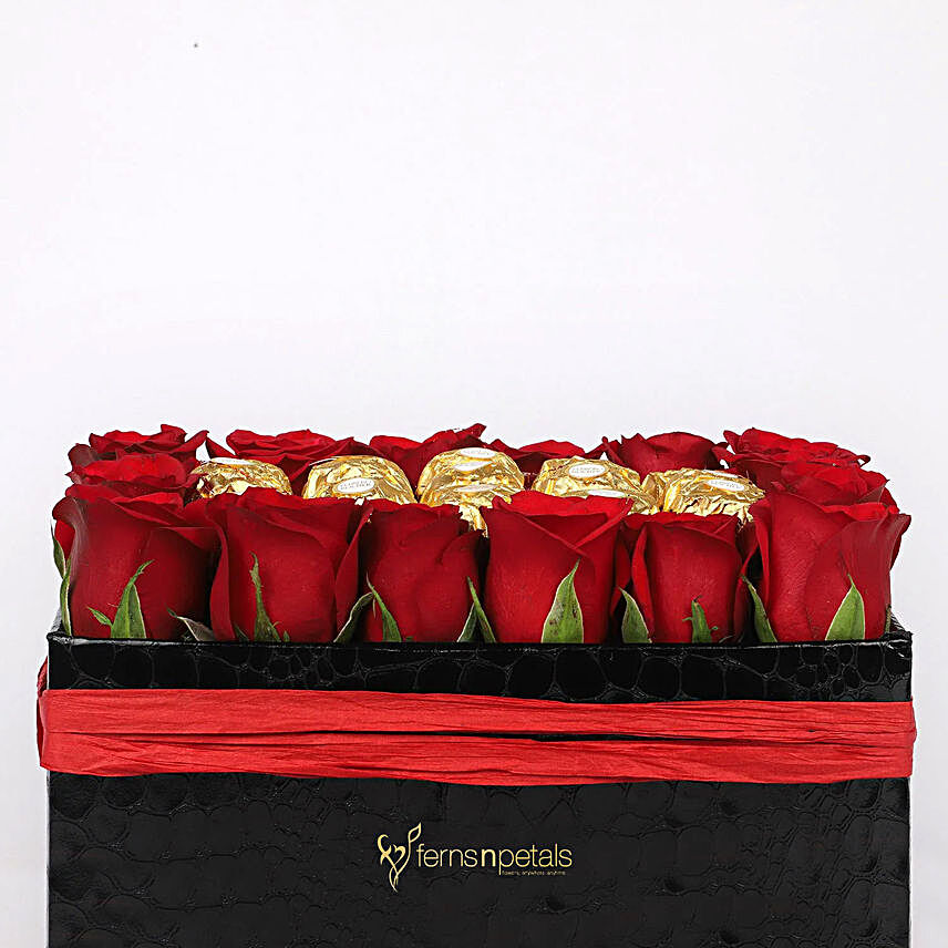 Sumptuous Box of Roses & Chocolates