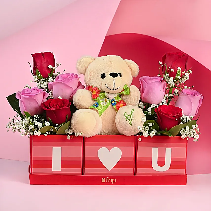 Love N Cuddles Gift Combo:Flowers & Teddy Bears