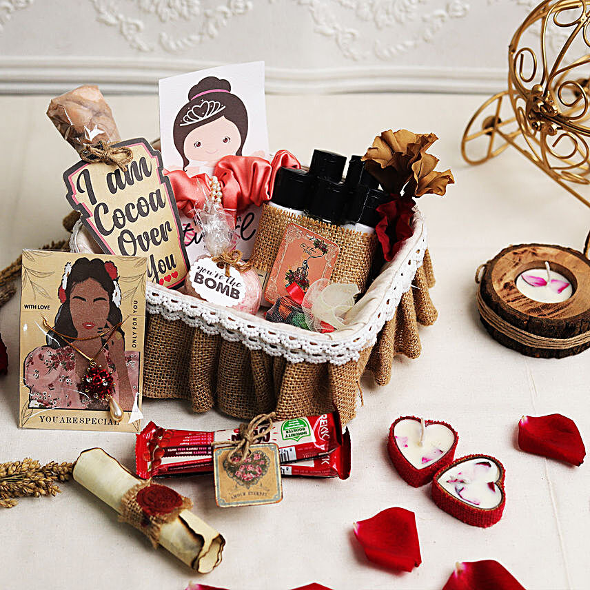 Her Little Things Hamper:Gift Hampers: Happiness Multiplied