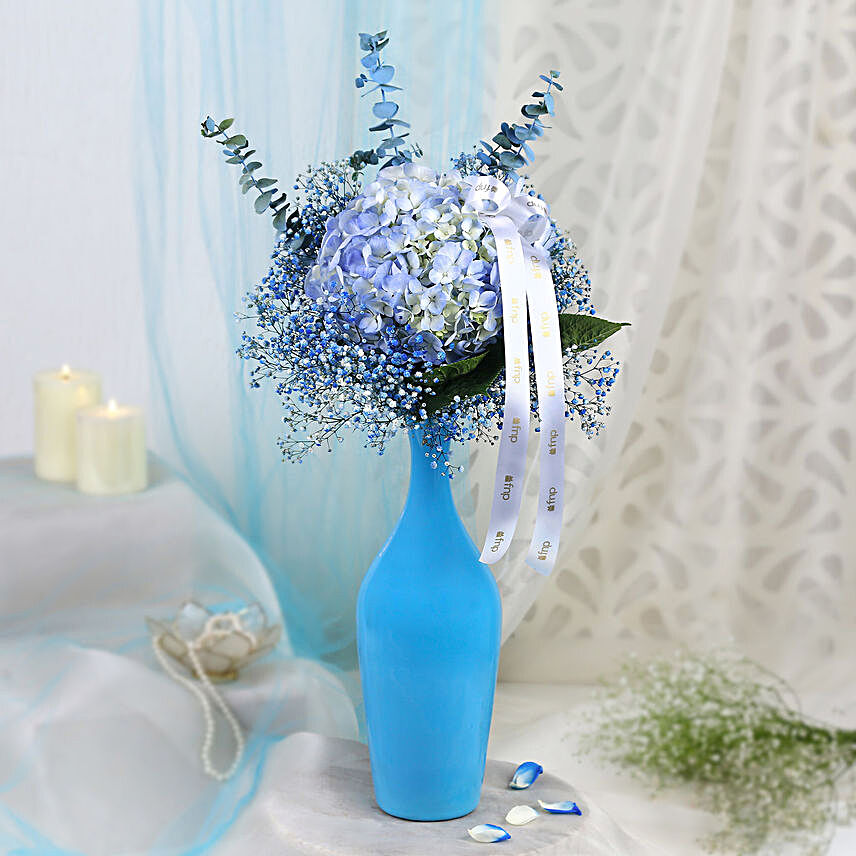 Magical Feelings Floral Vase:Premium Flowers