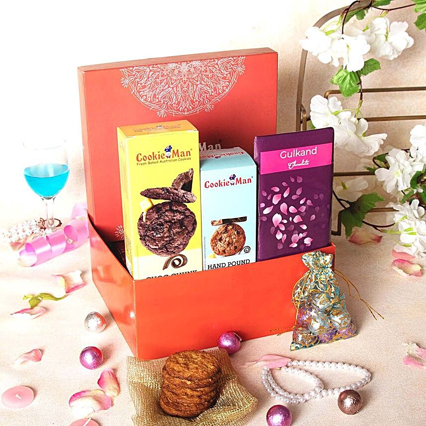 Cookies & Chocolates Gift Hamper