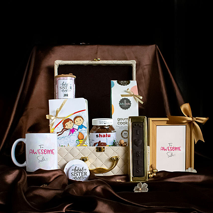 Luxurious Gift Hamper For Sister