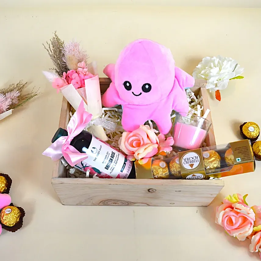 Cute Birthday Gift Hamper For Your Girlfriend