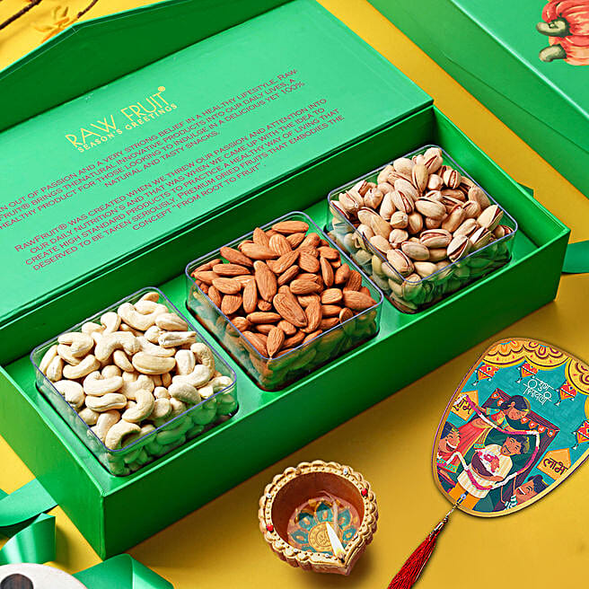 Buy/Send Deluxe Nut & Dried Fruit Hamper Online FNP