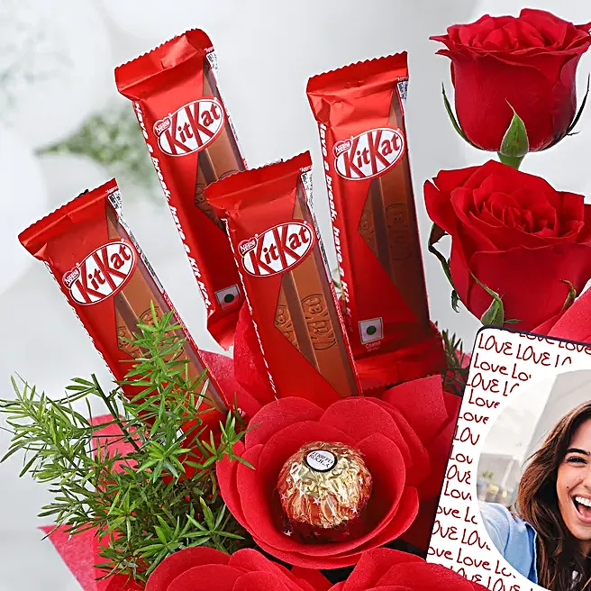 Buy/Send Passionate Harmony Choco-floral Combo Online- FNP