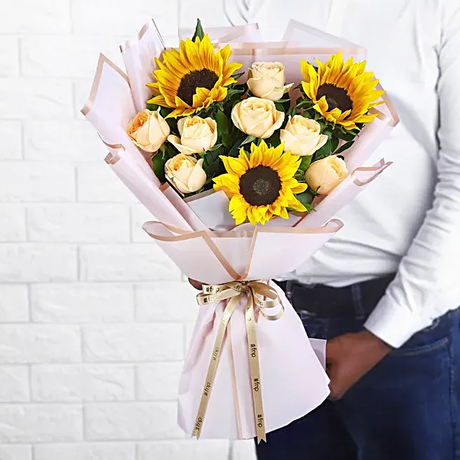 Buy/Send Soothing Sunflower Bouquet Online- FNP