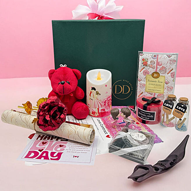 Buy/Send Forever Yours Valentine Gift Hamper Online- FNP