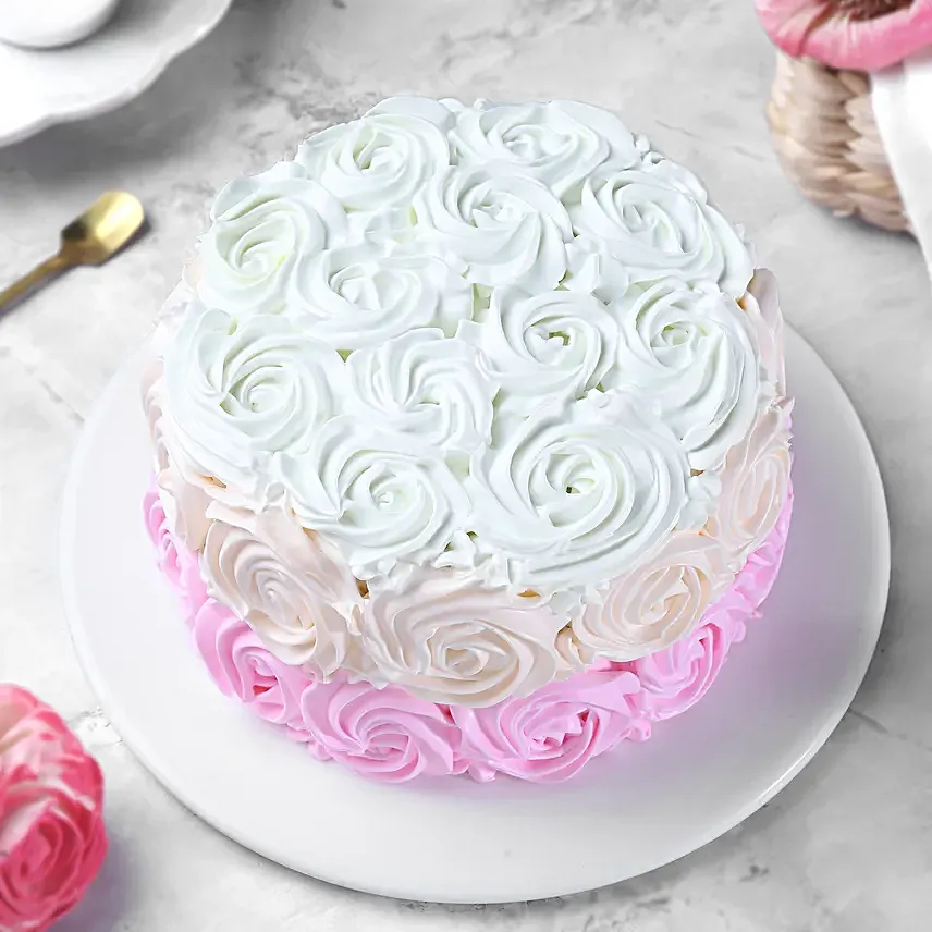 Rosy Hues Pineapple Cream Cake Half Kg Egg
