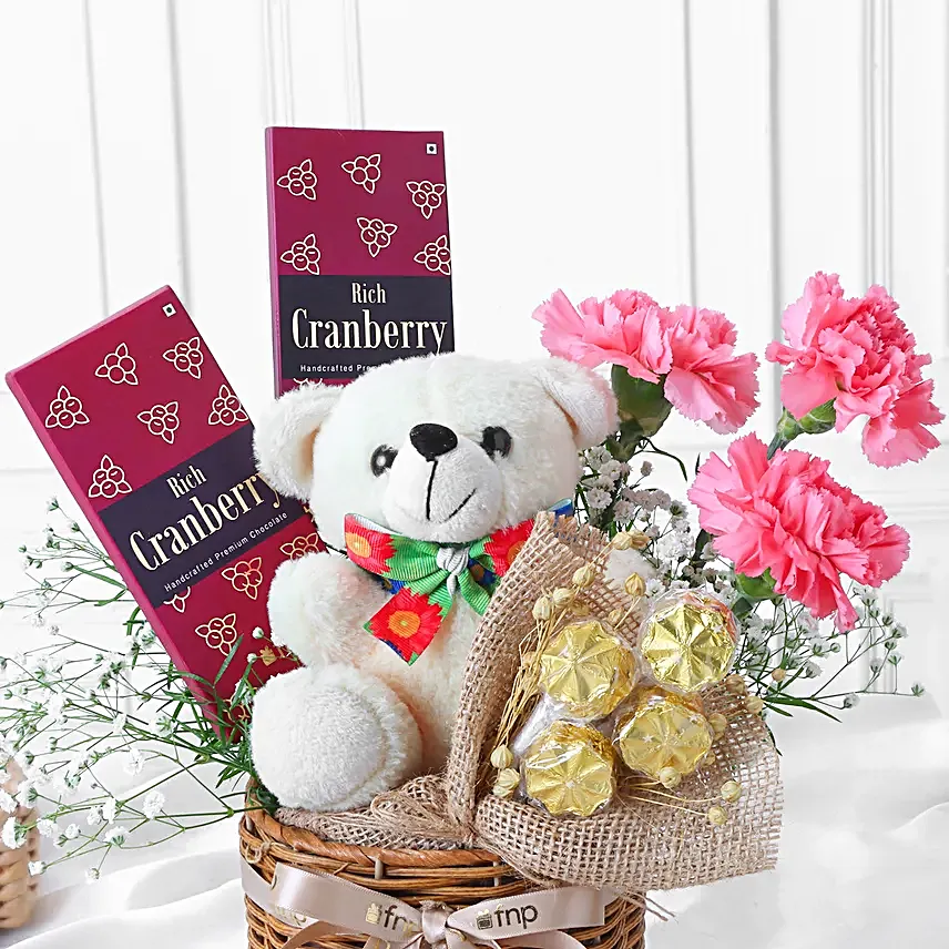 Blissful Hugs N Floral Charm Gift