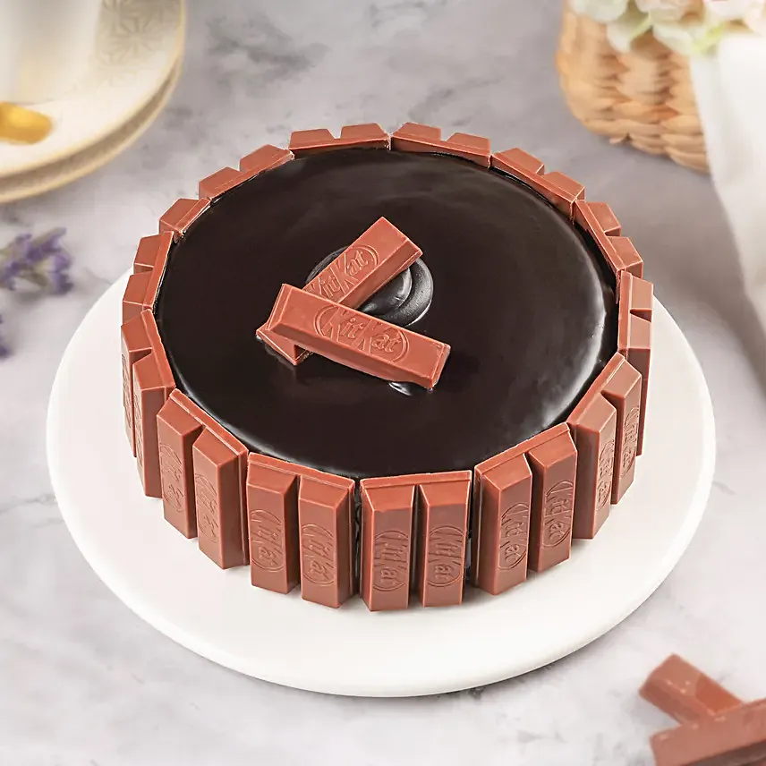 KitKat Fantasy Eggless Truffle Cake