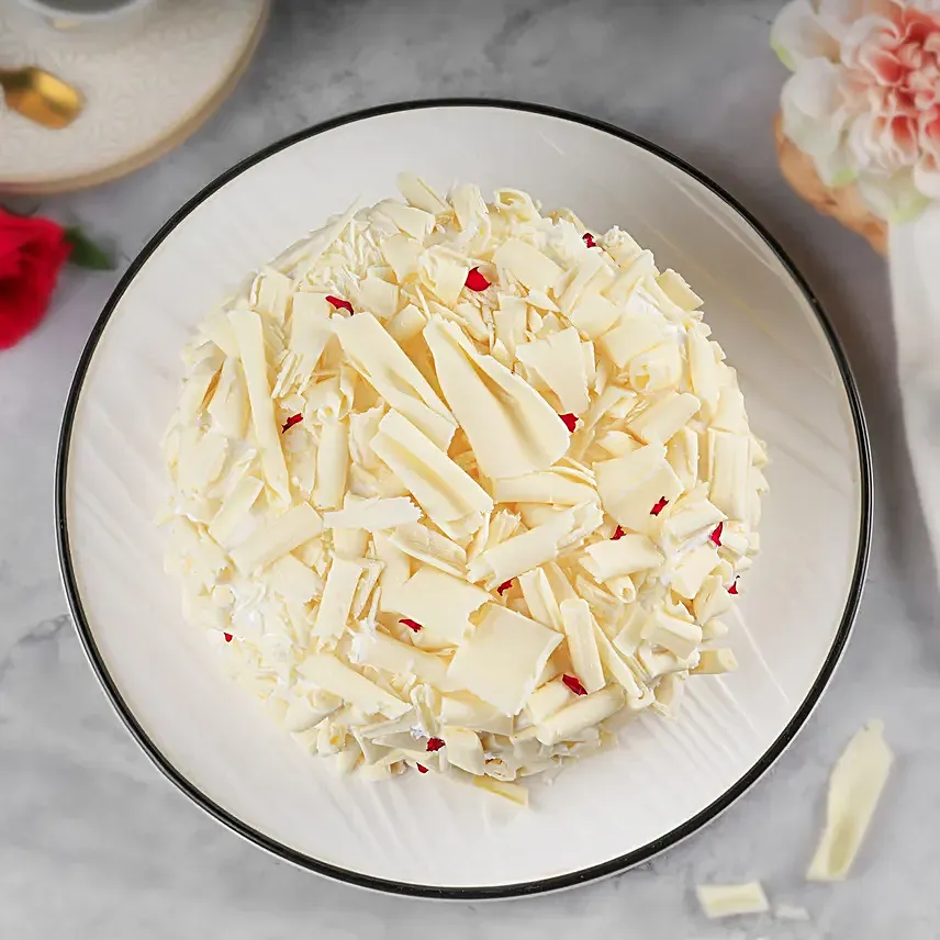 White Chocolate Strawberry Delight Cake
