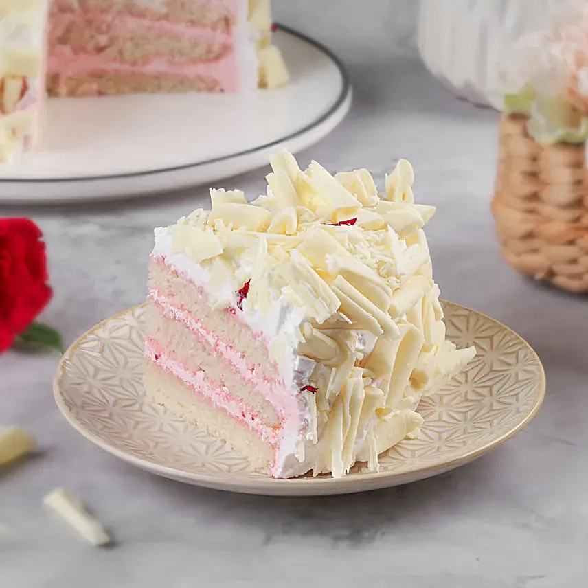 White Chocolate Strawberry Delight Cake