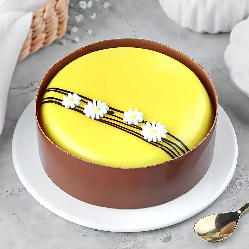 Floral Fantasy Mango Eggless Cake  500 g