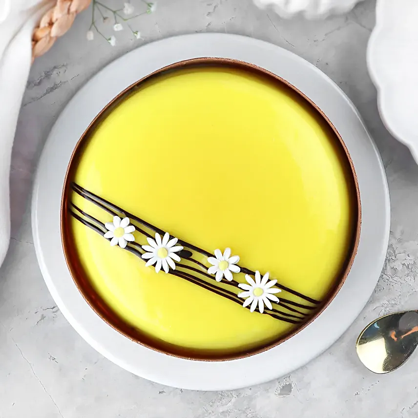 Floral Fantasy Mango Eggless Cake  500 g