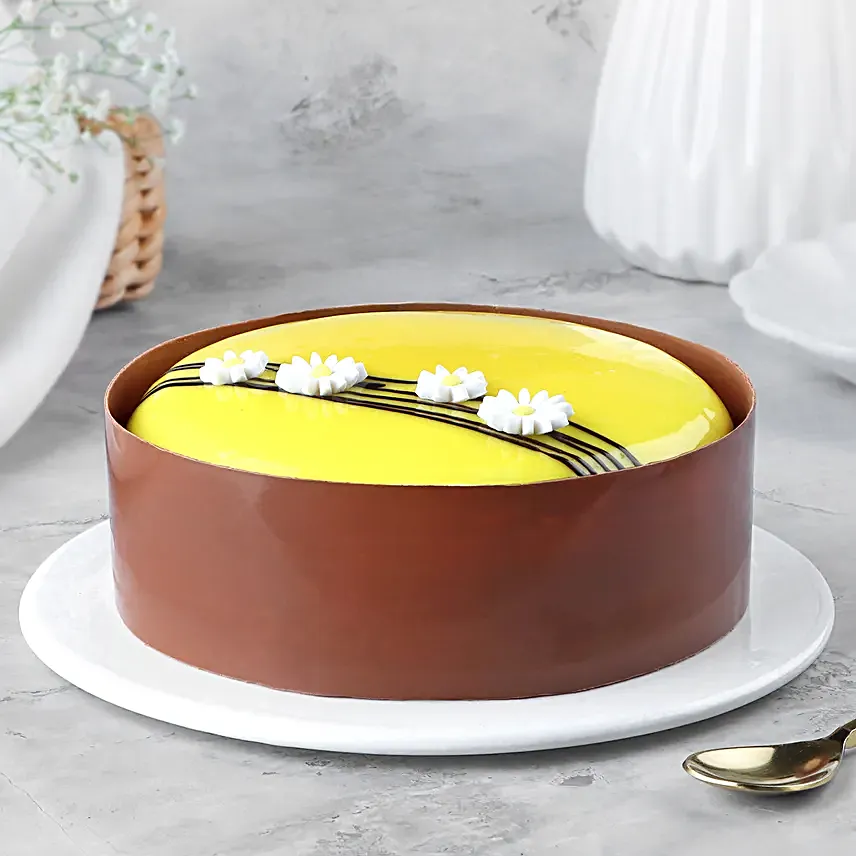 Floral Fantasy Mango Eggless Cake  500 g