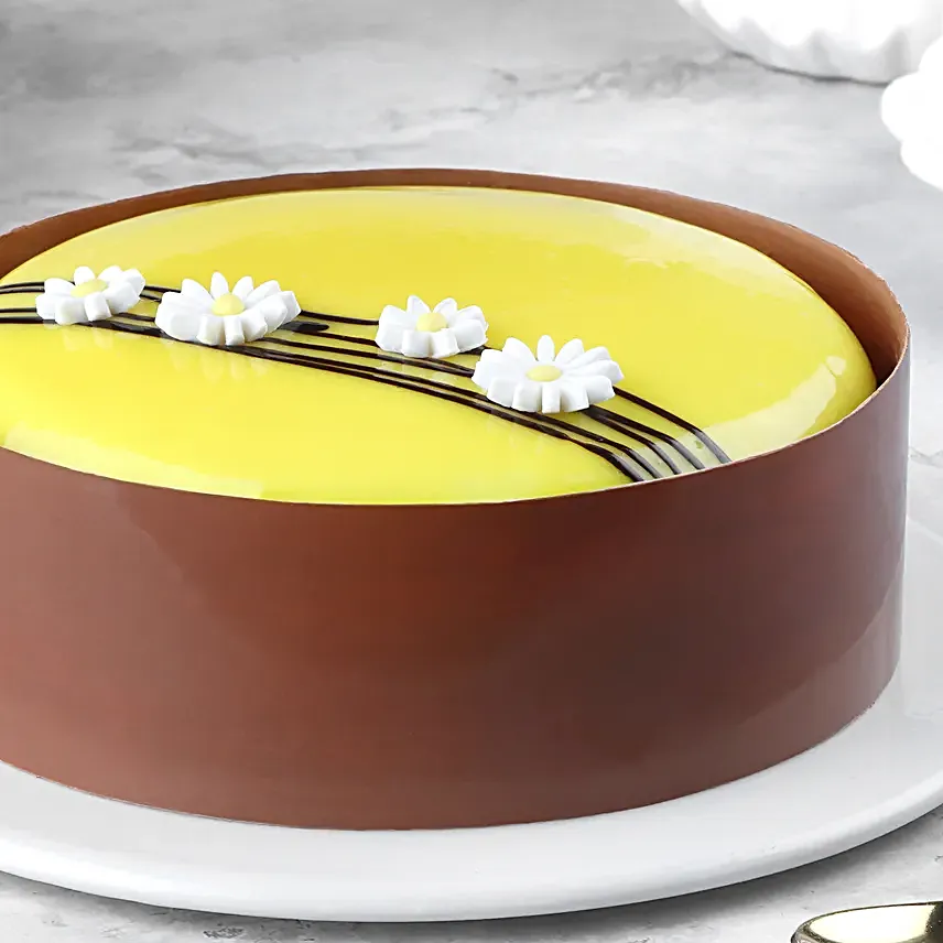 Floral Fantasy Mango Eggless Cake  500 g