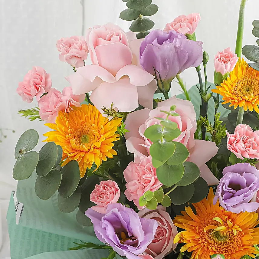 Graceful Eustoma N Carnations