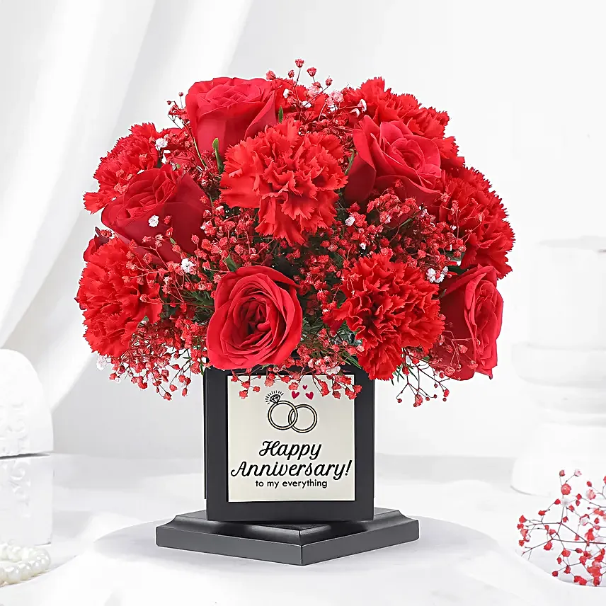 Red Blooms in Photo Pen Stand for Anniversary