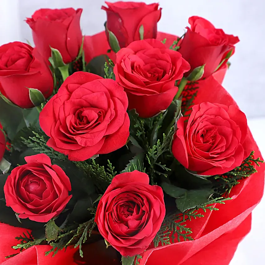 Will You Be Mine - Bunch of 6 Red Roses with Chocolate Cake 500gm.