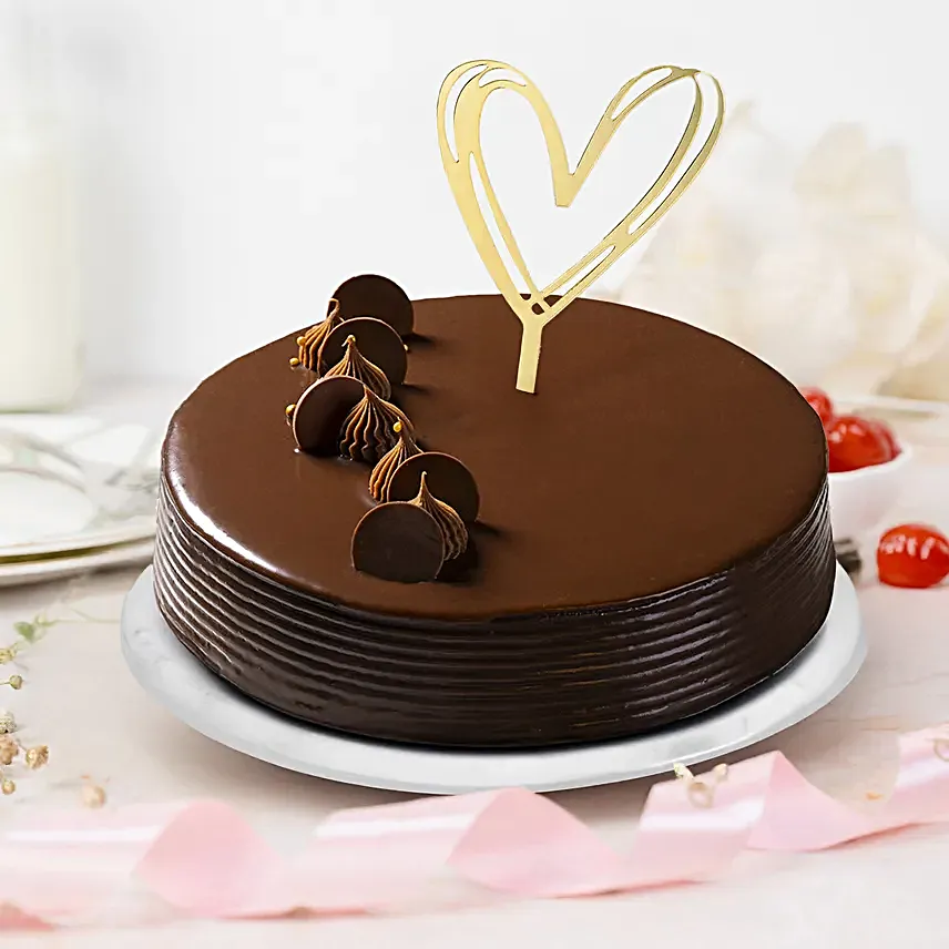 Chocolate Truffle Cake With Heart Topper 500Gm