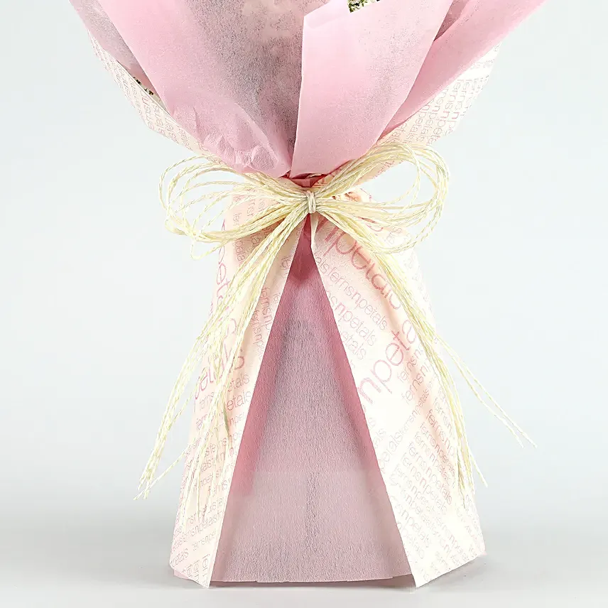 Dreamy Pink Roses Bouquet with Truffle Cake