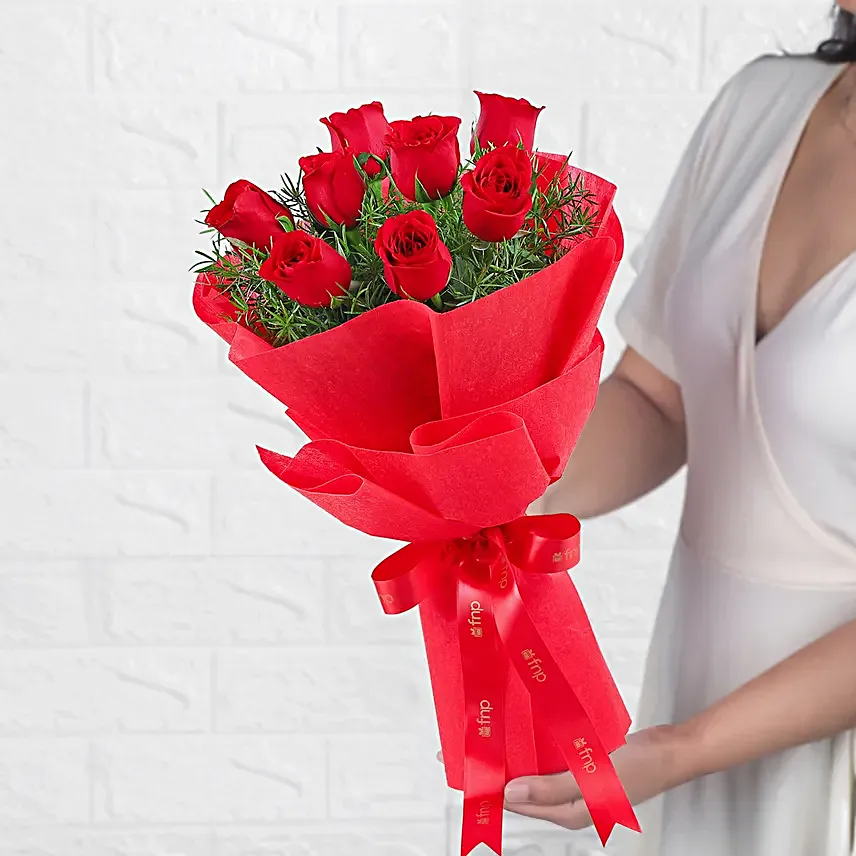 Enigmatic 8 Red Roses