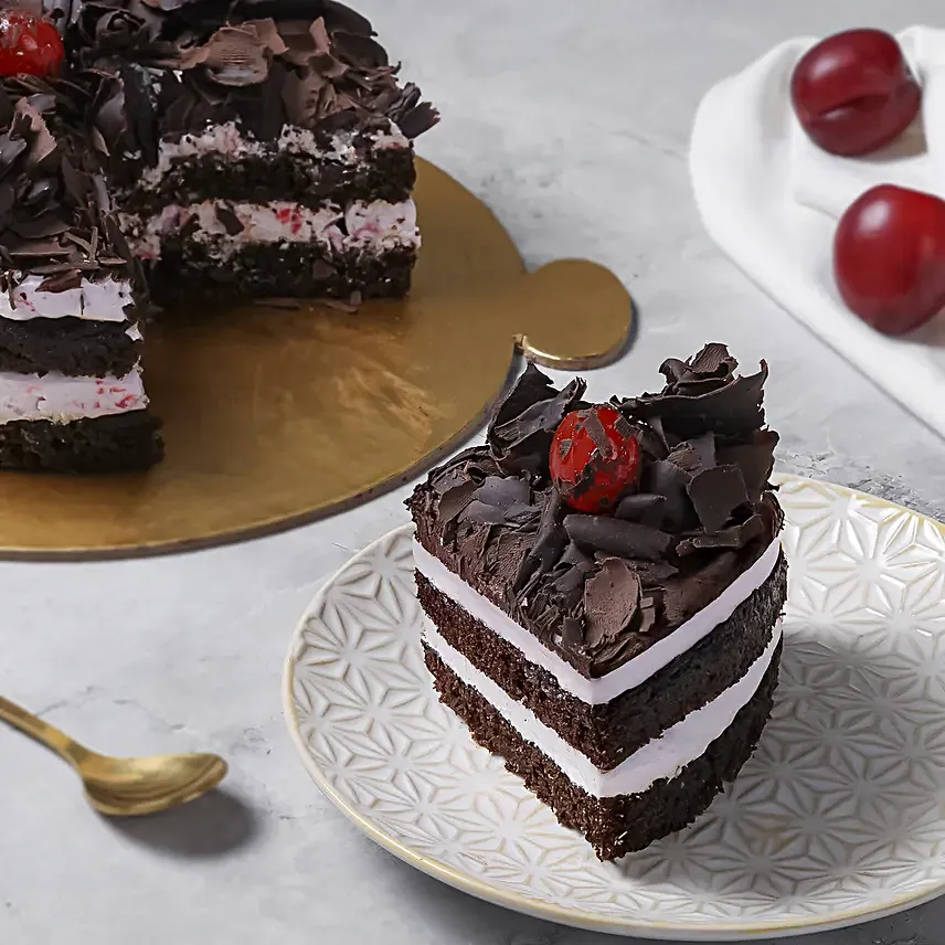 Black Forest Cake With Heart Shaped Topper 500Gm