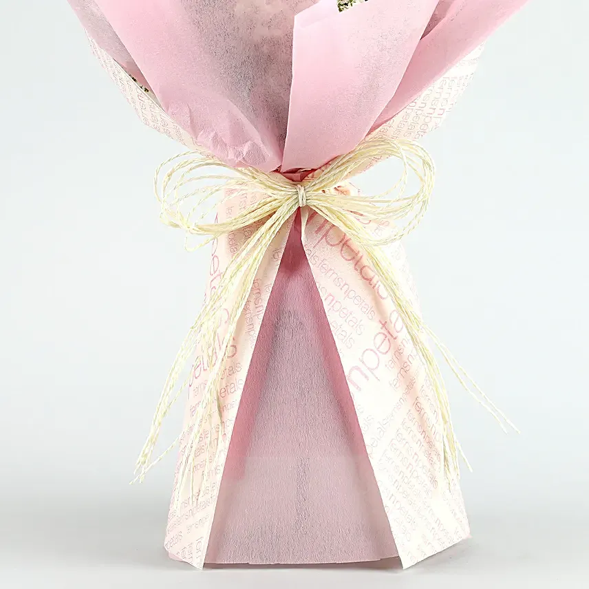 Dreamy Pink Roses Bouquet Black Forest Cake