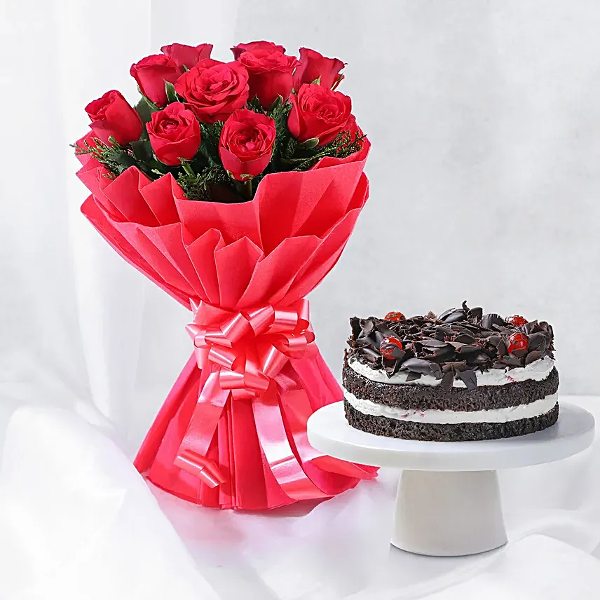 Black Forest & Flowers - Bouquet of 10 beautiful and 500 grams of black forest cake.