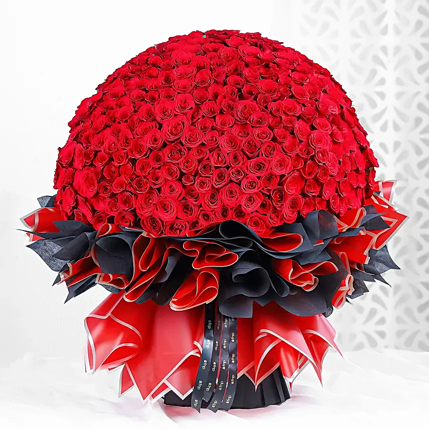 A Year of Rosy Love