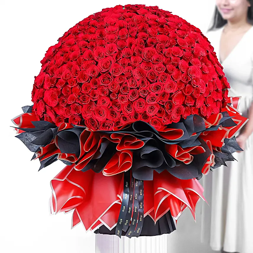 A Year of Rosy Love