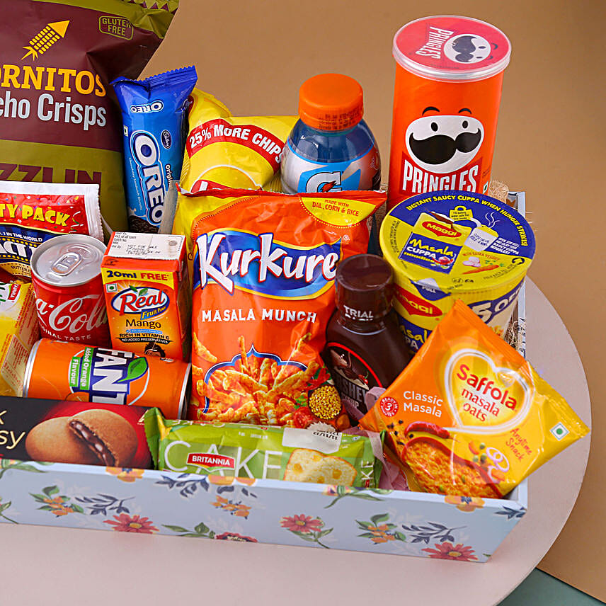 Assorted Treats N Drinks Festive Tray Hamper
