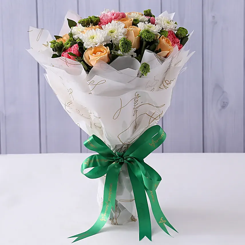Beautiful Roses N Chrysanthemums Bouquet
