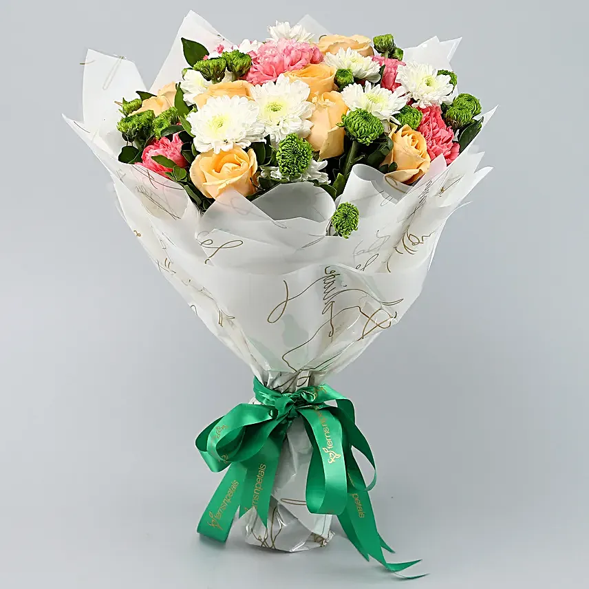 Beautiful Roses N Chrysanthemums Bouquet