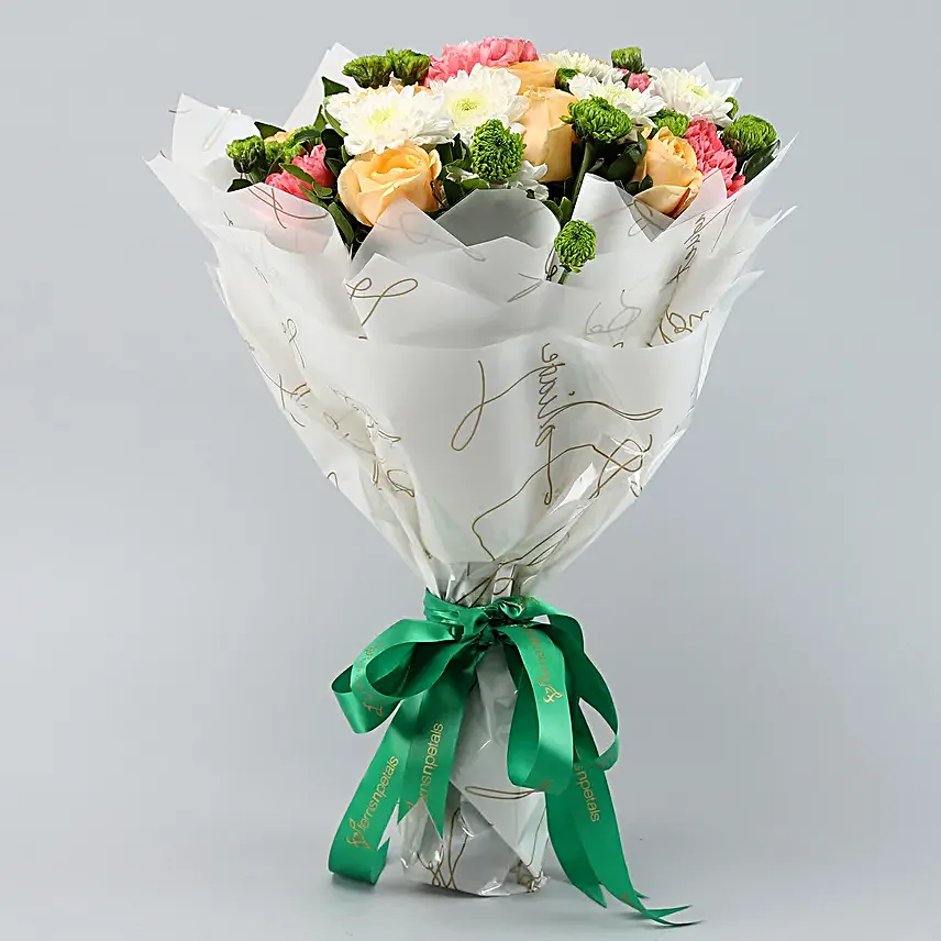 Beautiful Roses N Chrysanthemums Bouquet