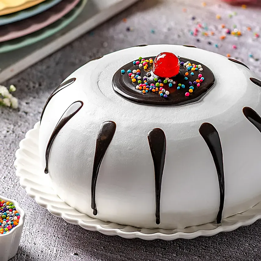 Black Forest Designer Cake Half Kg