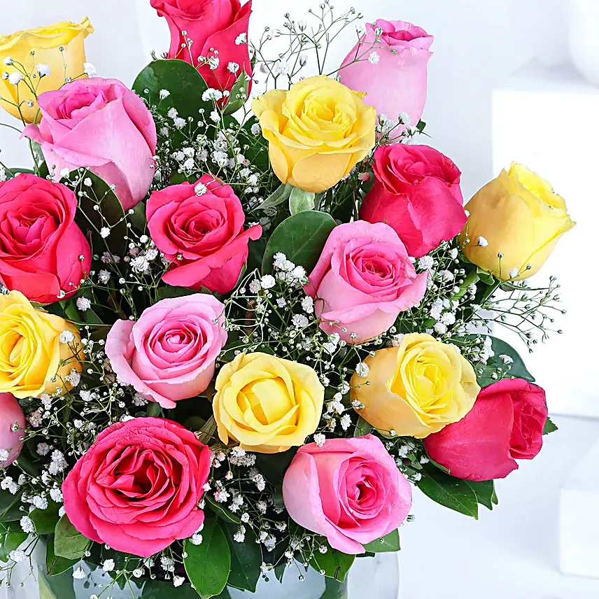Blissful Mixed Roses Glass Vase Arrangement