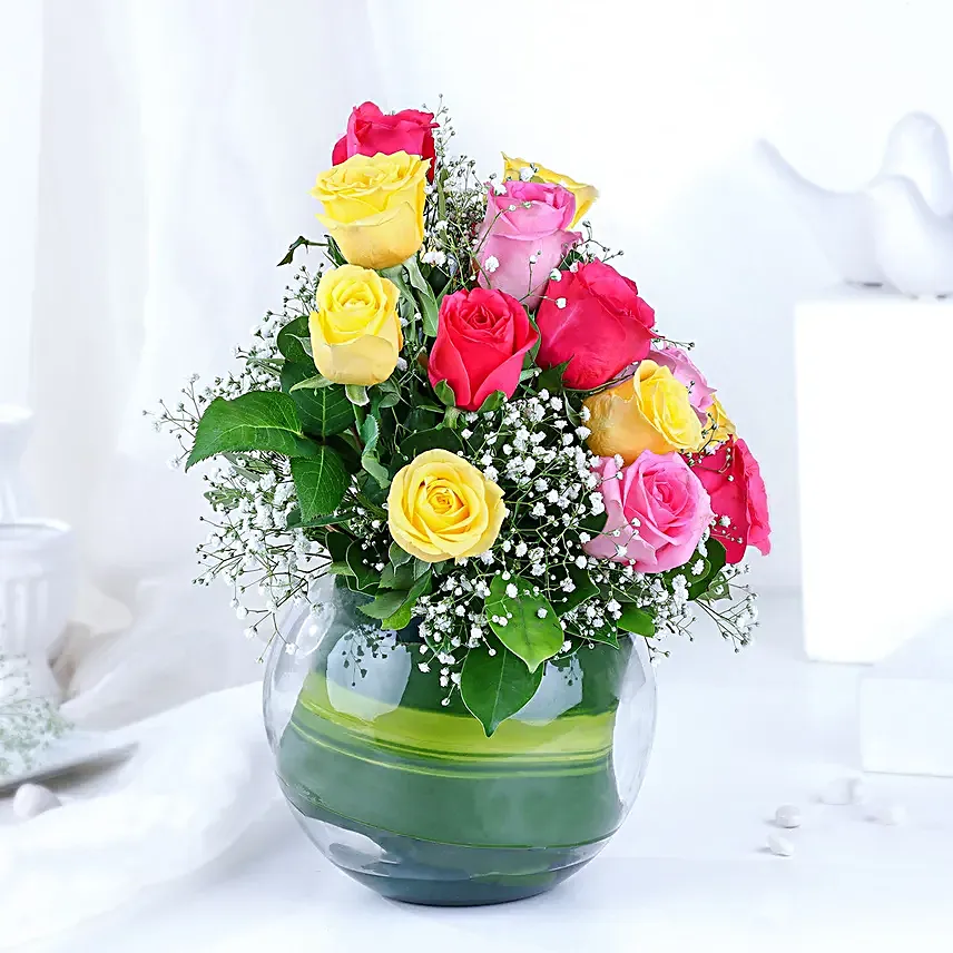 Blissful Mixed Roses Glass Vase Arrangement
