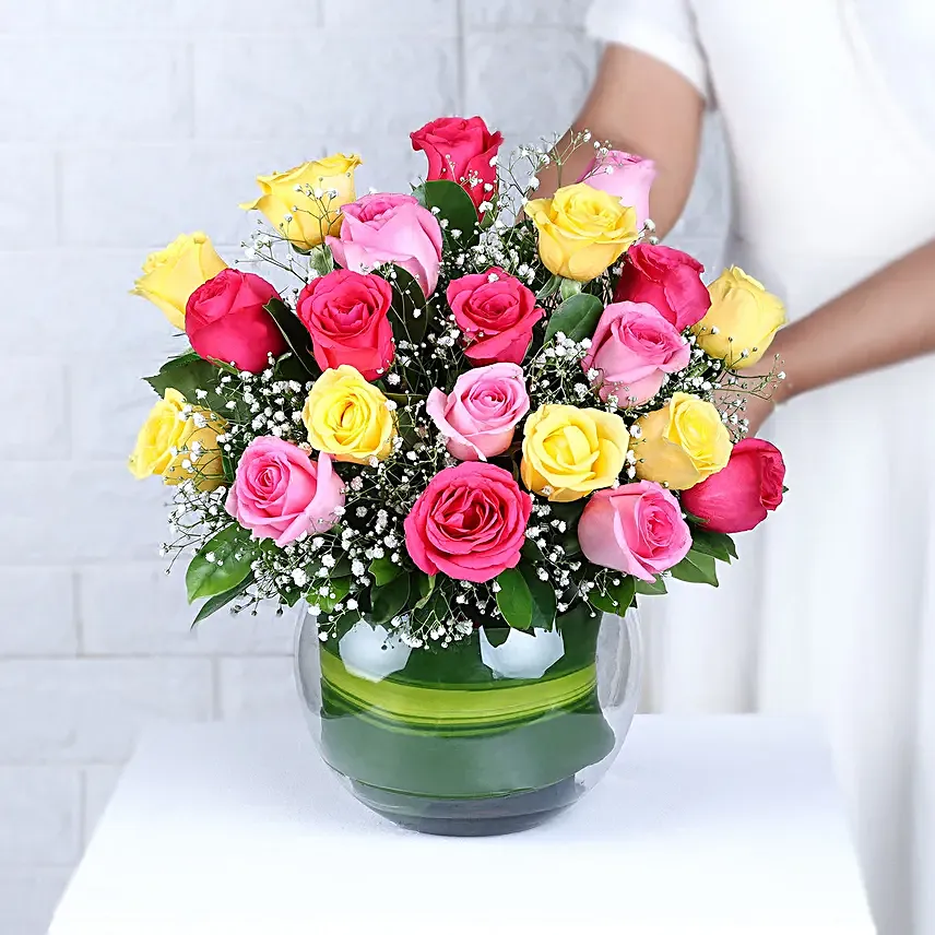 Blissful Mixed Roses Glass Vase Arrangement