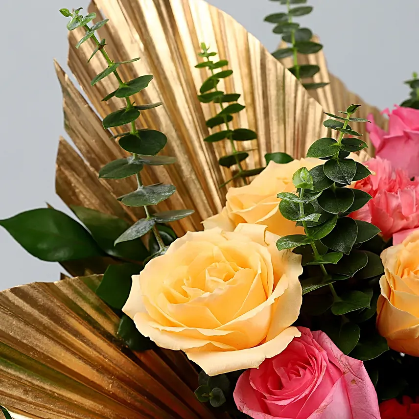Charismatic Mixed Roses N Carnations Samadhan Vase